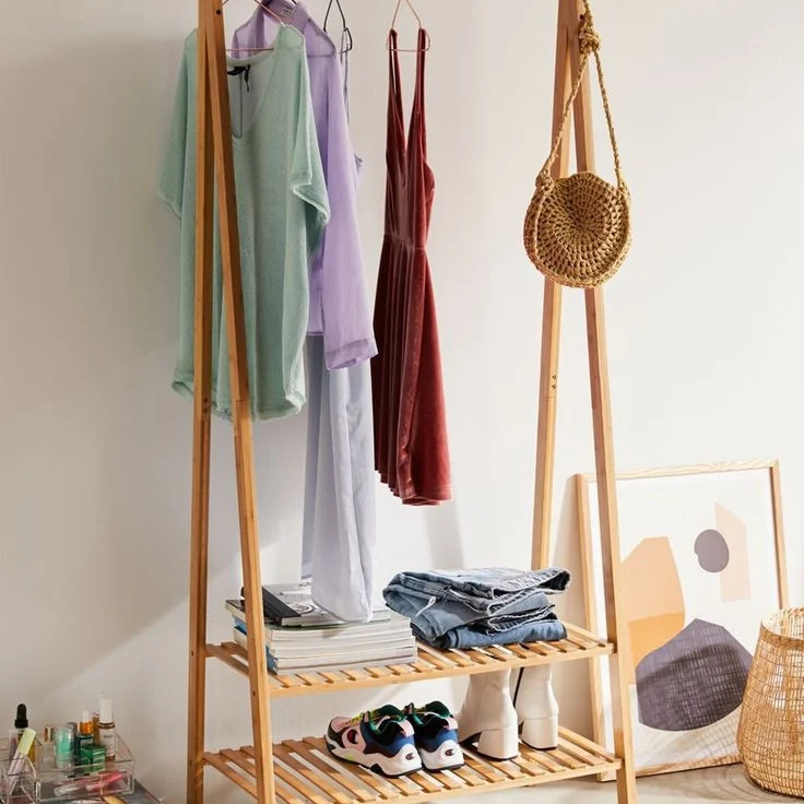 حامل الملابس العصري