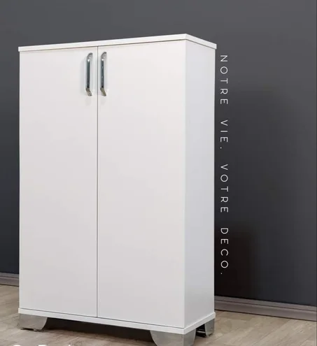 خزنة أحذية و ملابس