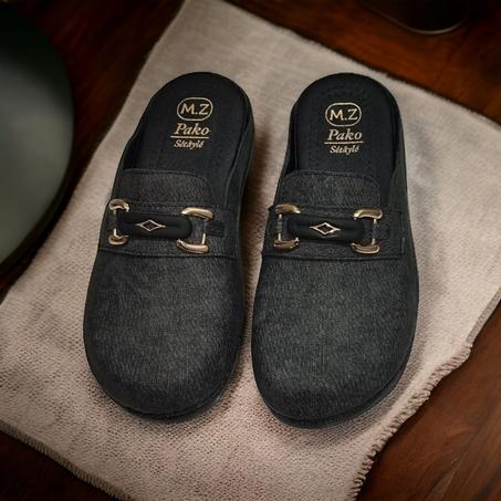 أحدية نسائية