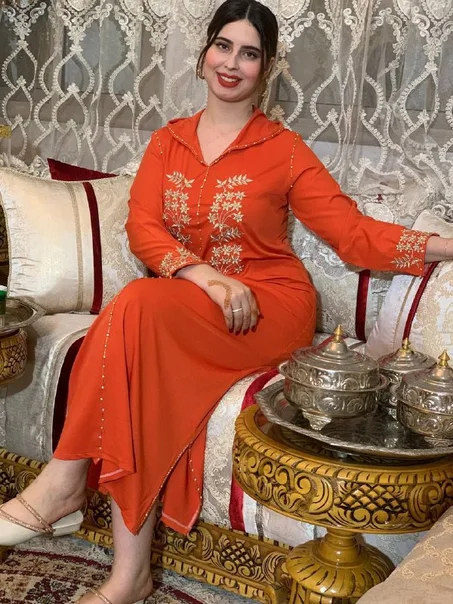 جلابة مغربية مطروزة لسنة 2022