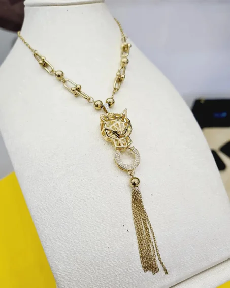 سنيسلات وقيلادات جميلة وأنيقة للبنات والعيالات🥰