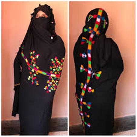تاحرويت من التقاليد المتوارثه من جيل إلى جيل على مر الزمن بالجنوب الشرقي ، و هي عبارة عن قماش اسود مطرز فالوسط بخيوط ملونة