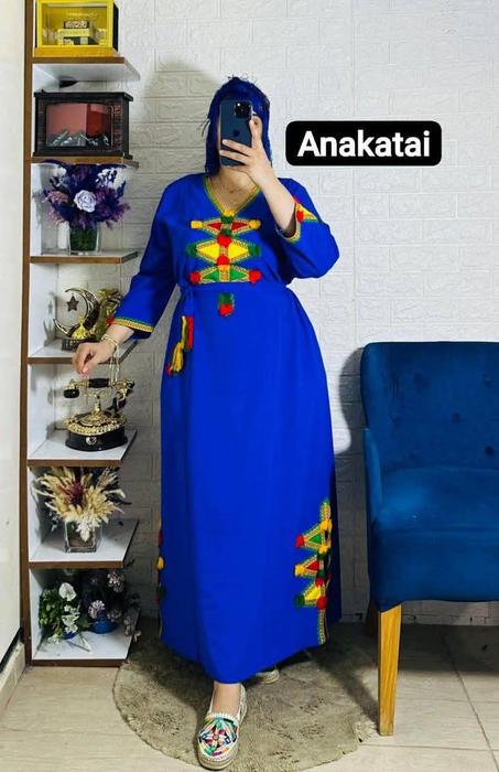 كندورة صيفية لنساء مزركشة بالوان امازيغية