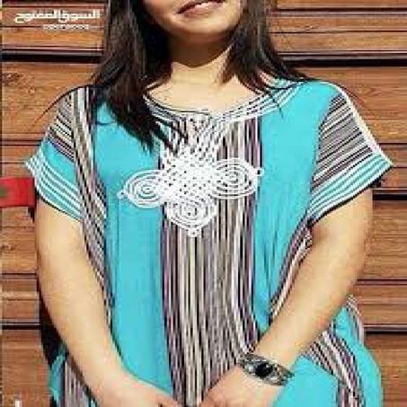 كندورة  قفطان مغربي تقليدي جميل مصنوع من القماش القطني، يتميز بخطوط متعددة