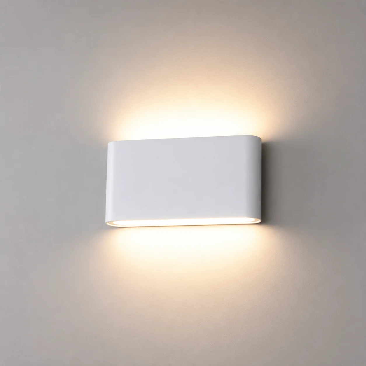 Applique Murale LED IP65 – Élégance et Performance pour l'Extérieur