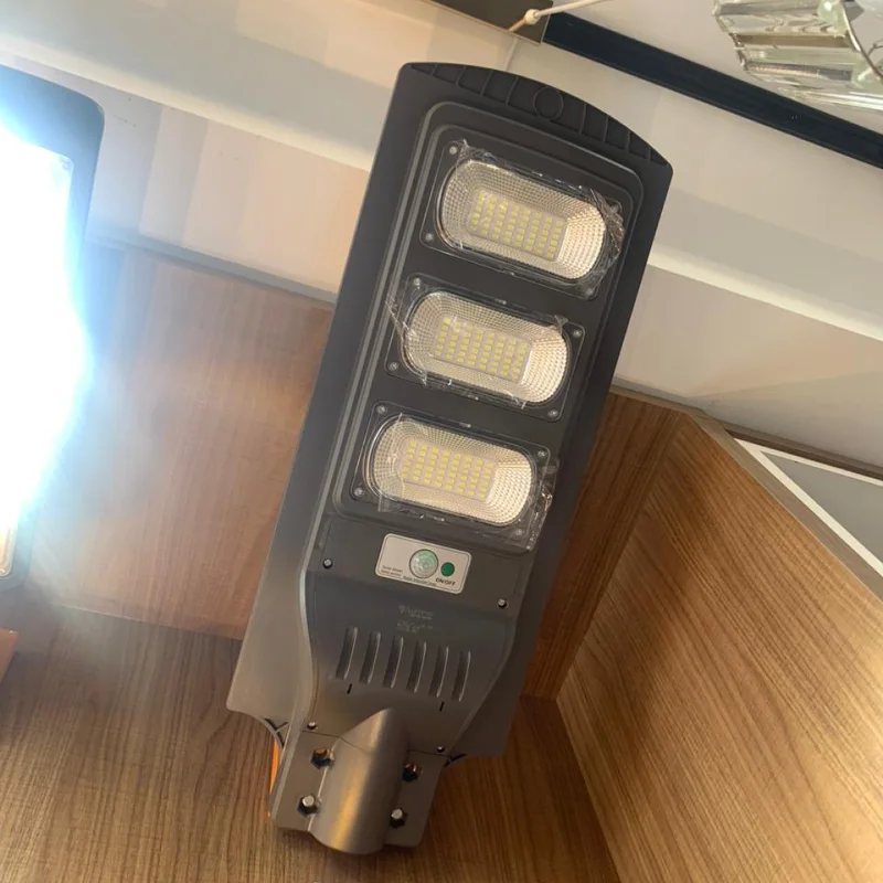 Foyer LED solaire 6500 K + Commande