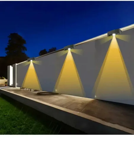 Applique solaire murale à faisceau – 12 couleurs de lumière (118 × 80 × 40 mm)