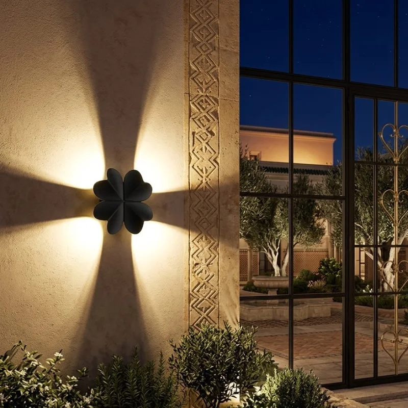 Applique Murale Fleur LED IP65 – Design Compact & Moderne
