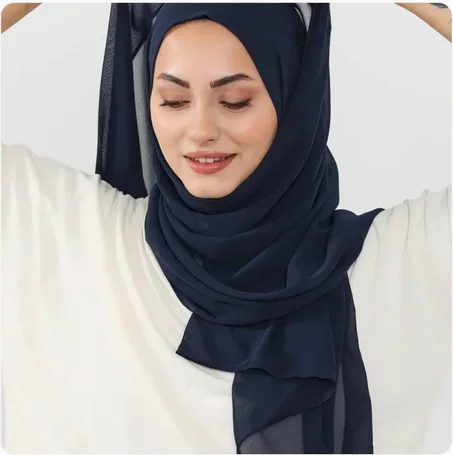 حجاب شال نسائي أنيق – لمسة فخامة لكل إطلالة✨