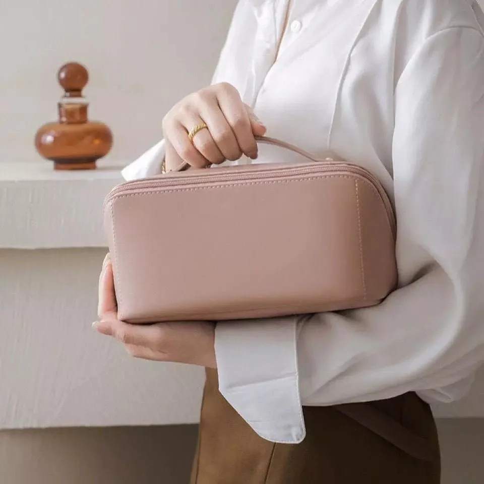 حقيبة مستحضرات تجميل للسفر