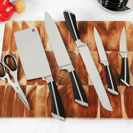 مجموعة سكاكين المطبخ المتكونة من 7 قطع متعددة الاستخدامات لتقطيع اللحم والخضروات والفواكه بالإضافة إلى عصا لتسنين حواف السكاكين