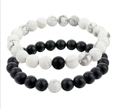 bracelet blanc et noir