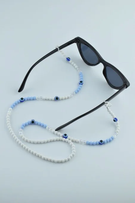 chaine de lunitte blanc et bleu