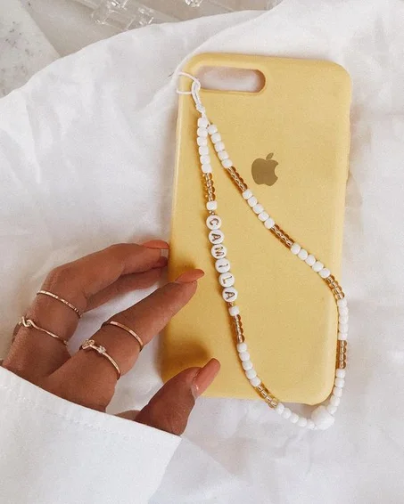 charme de telephone personnalise  blanc et or