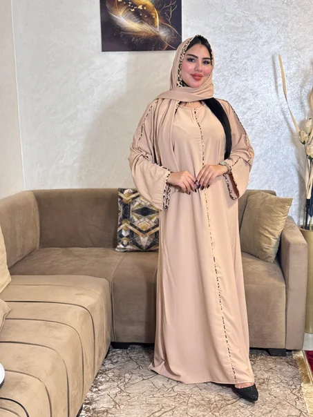 Abaya Ramadan avec Garnage Tigre et Châle