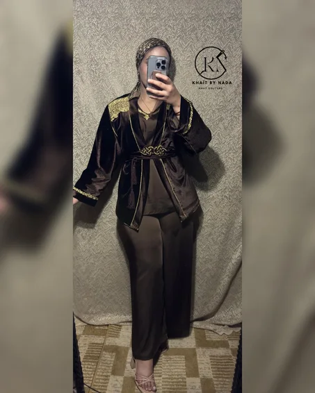 Éclat d’Or- Jabadour Moderne avec Kimono – Élégance Marocaine | Khaït