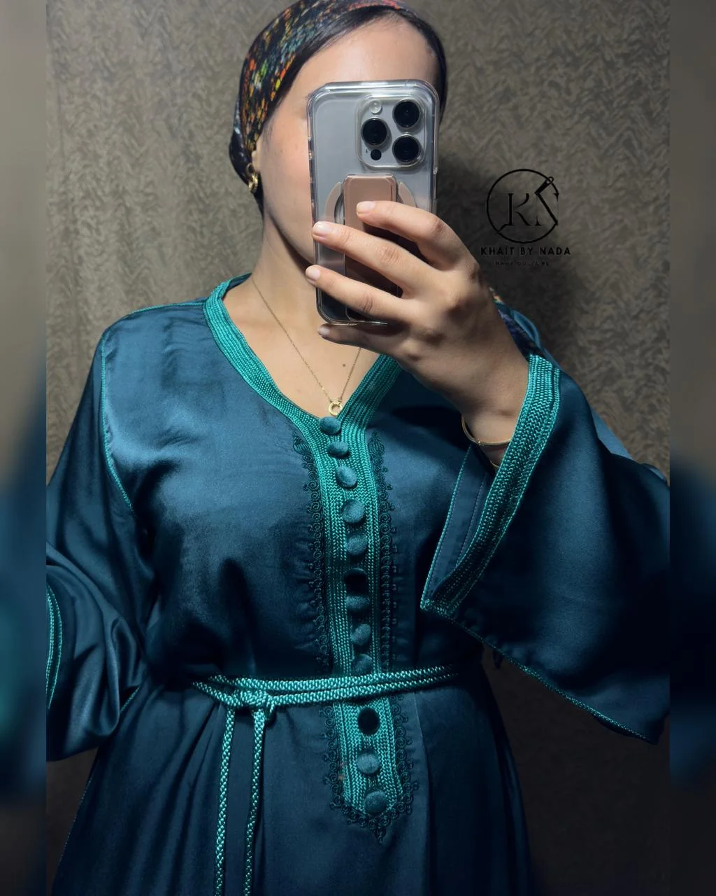 Tenue Marocaine Élégante – Quaftan & Kimono | Khaït