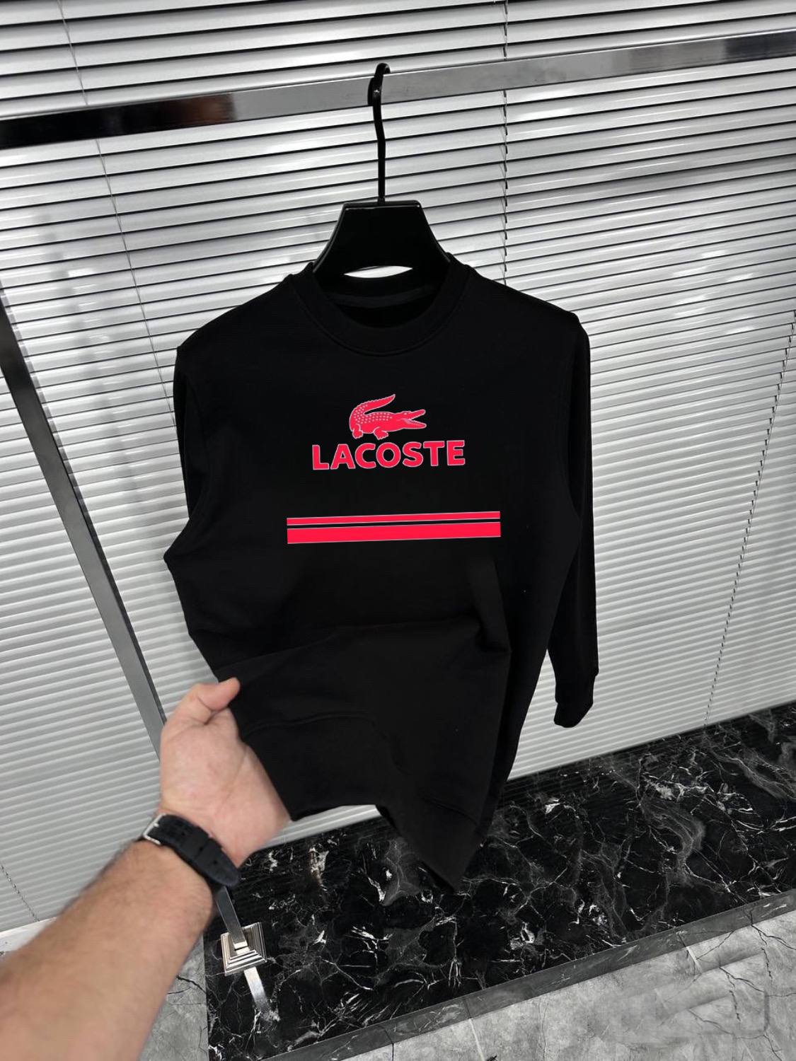 Sweatshirt LACOSTE Édition Rouge