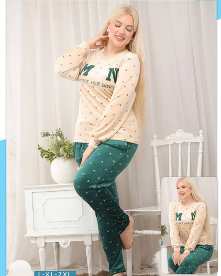 بيجامة قطيفة قطعتين