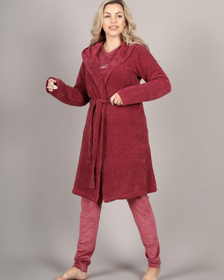 بيجامة قطيفة مع روب قصير