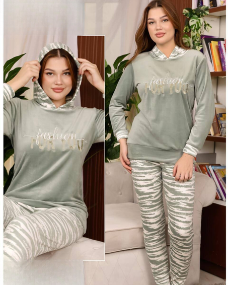 بيجامة قطيفه قطعتين