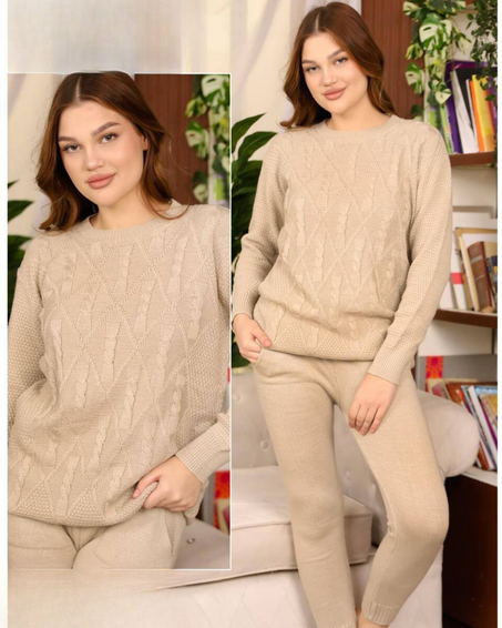 بيجامة صوف ناعم