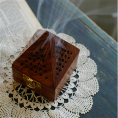 🎁 صناديق العود – فخامة تبدأ من التفاصيل