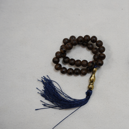 💎 مسباح من خشب العود مع بوكس فاخر