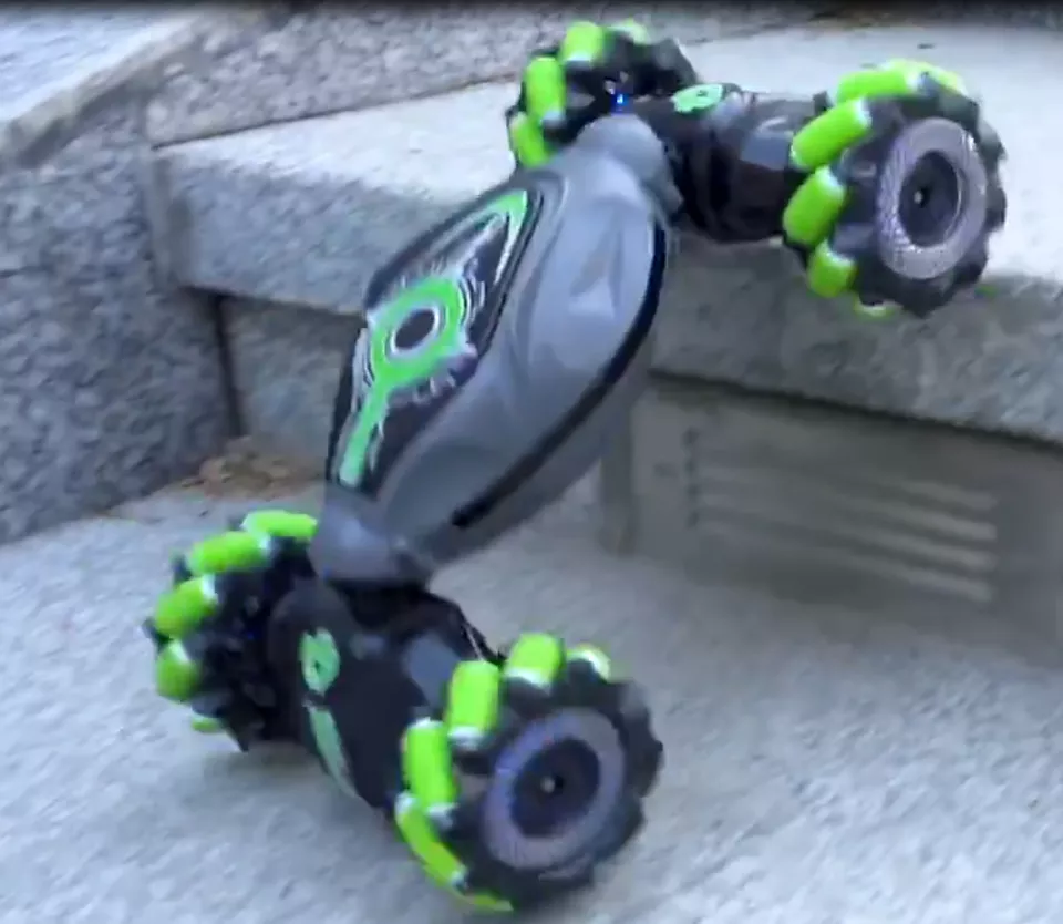 سيارة الدفع الرباعي الرهيبة StuntCar