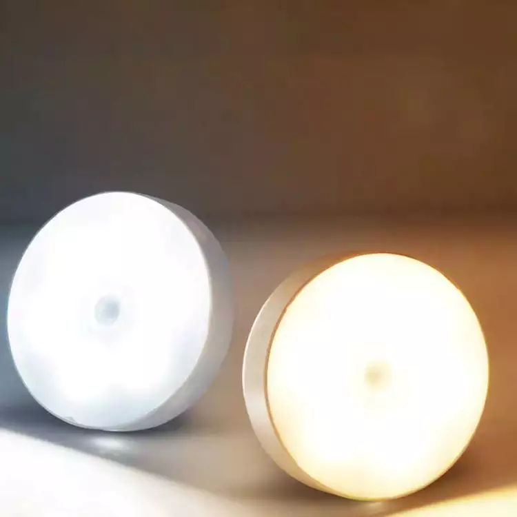 مصباح LED قابل لإعادة الشحن مع مستشعر حركة - جودة ممتازة