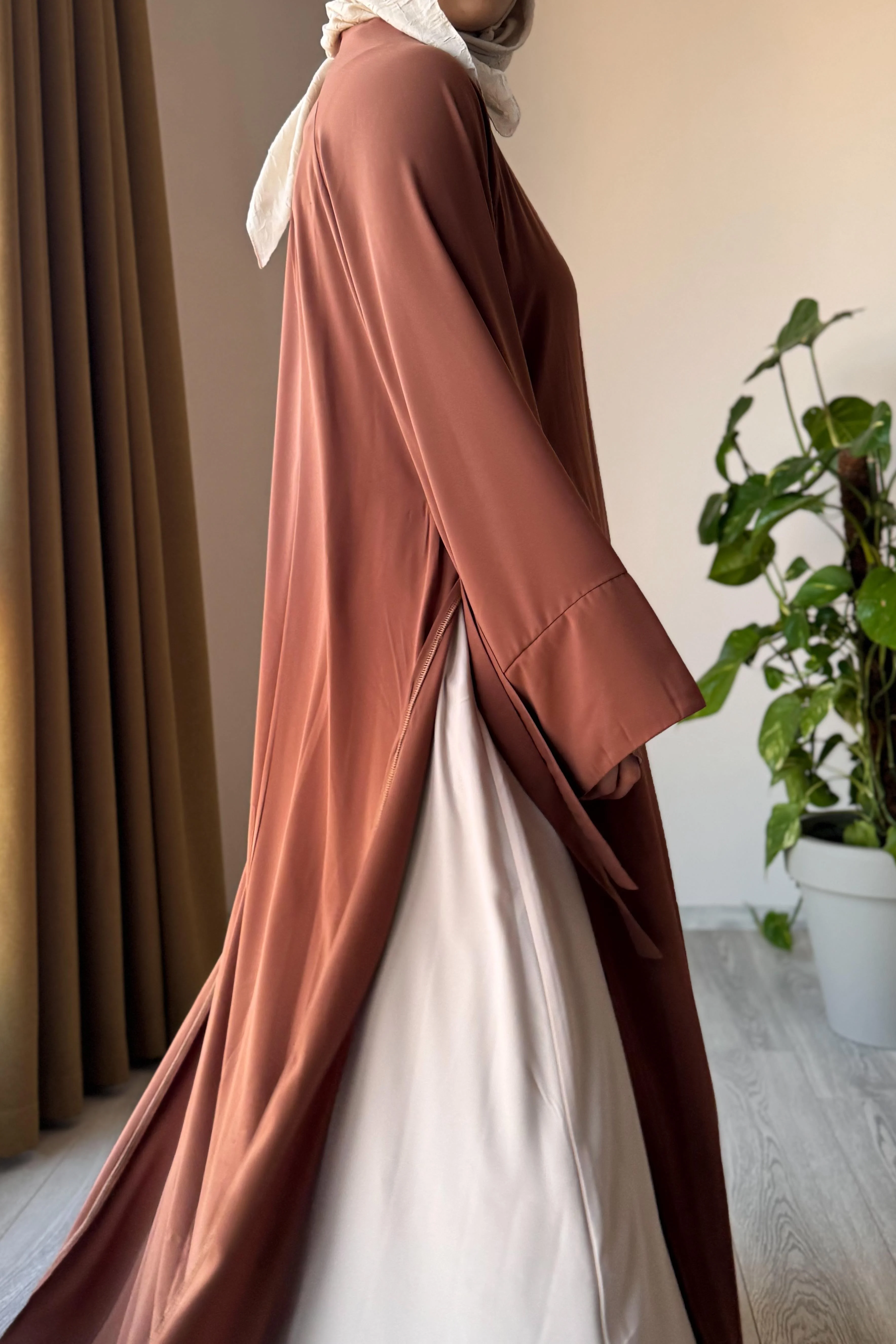 ensemble gala robe long et jupe طقم متكون من عباية طويلة و تنورة