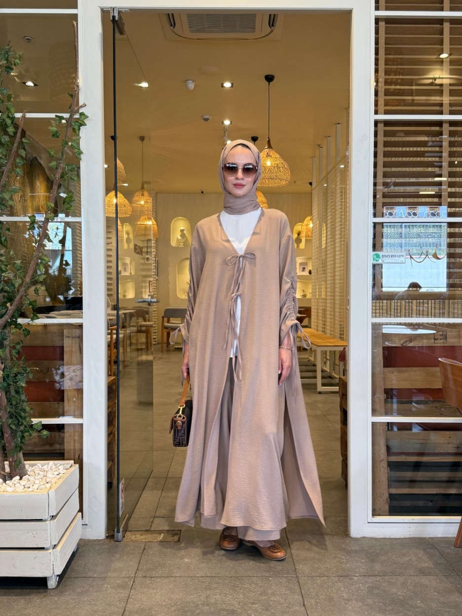 ENSEMBLE 'BELLA ' ABAYA PLUS PANTALON CARRE EN CREPE