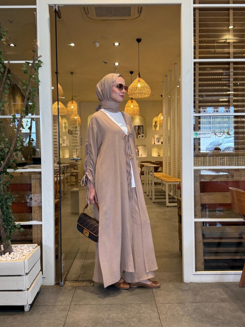 ENSEMBLE 'BELLA ' ABAYA PLUS PANTALON CARRE EN CREPE