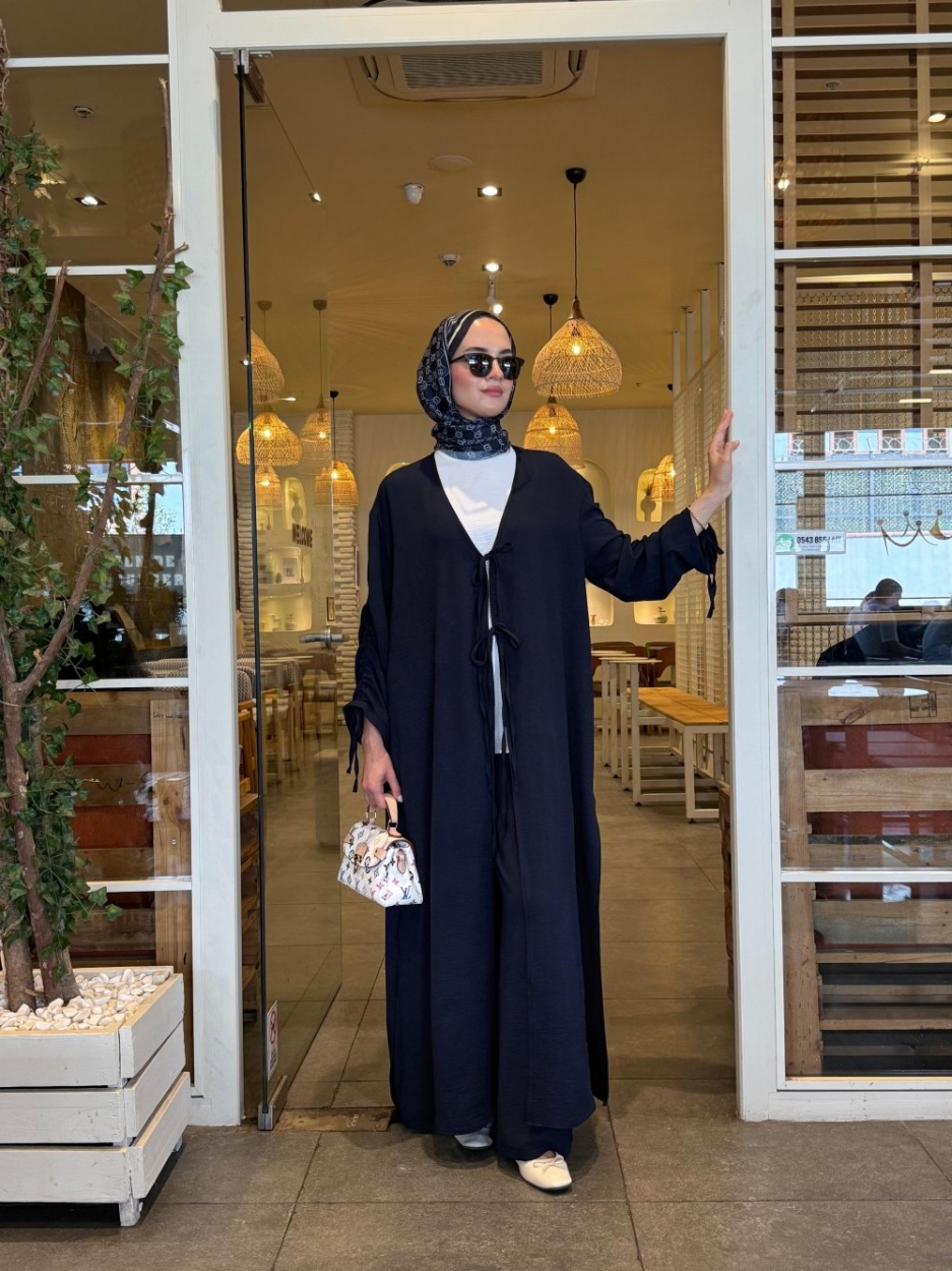 ENSEMBLE 'BELLA ' ABAYA PLUS PANTALON CARRE EN CREPE