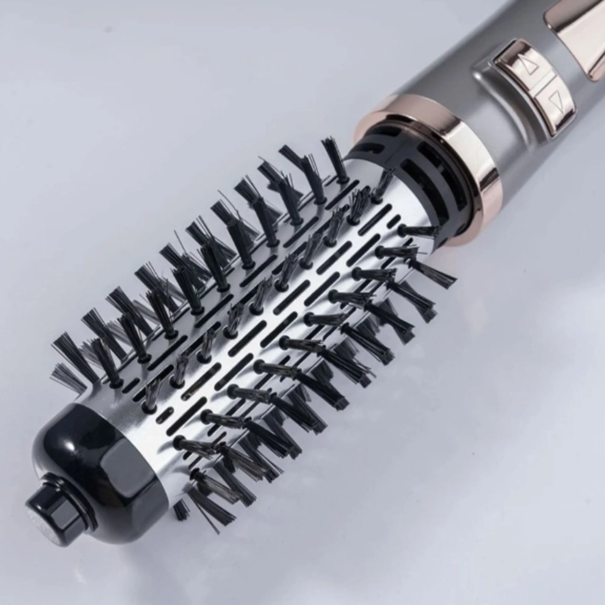 2 X 1 فرشاة تصفيف دوارة و مجفف الشعر من gemei  - ضمان عام