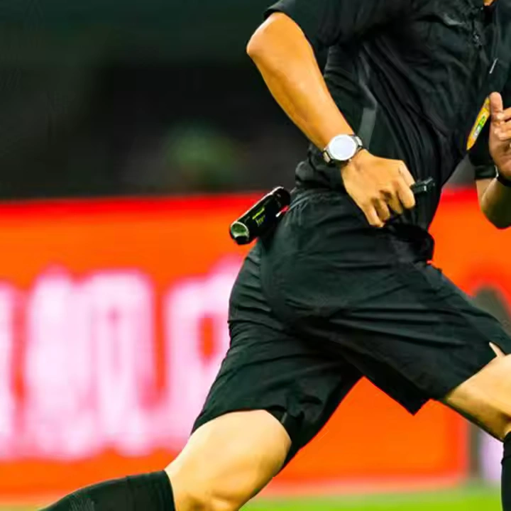 حامل بخاخ لحكم كرة القدم - Support de spray