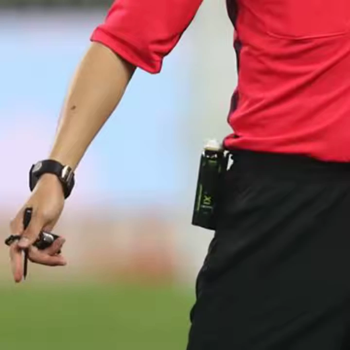 حامل بخاخ لحكم كرة القدم - Support de spray