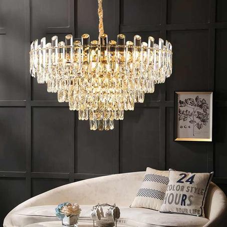 ثرية فاخرة من الكريستال