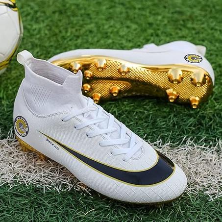 احذية كرة قدم للرجال  والاولاد بمسامير ذهبية (copy)