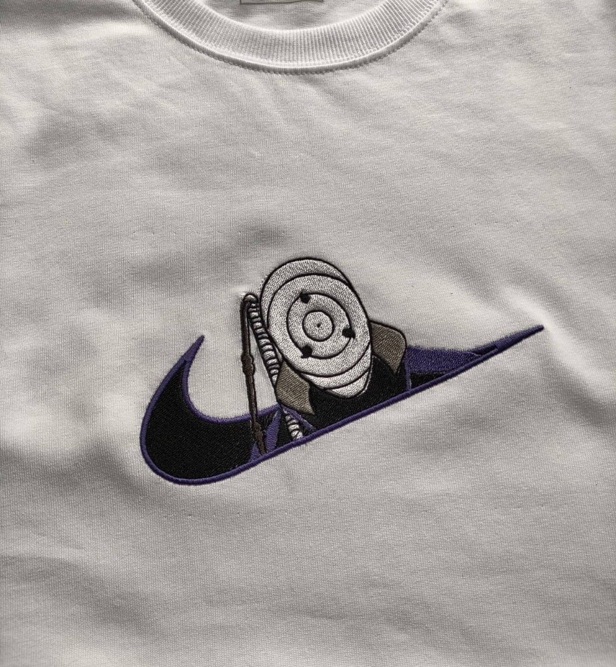 Hoodie SWEAT  brodé TISHURTE  personnalisé obito