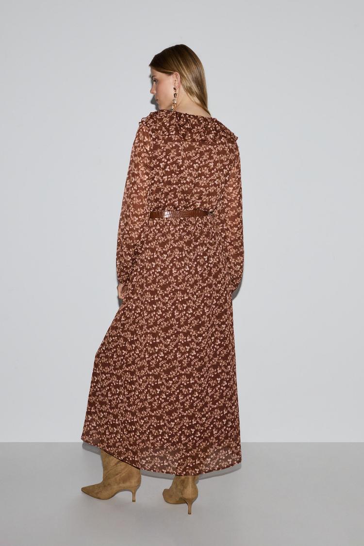 Vestido midi volantes فستان