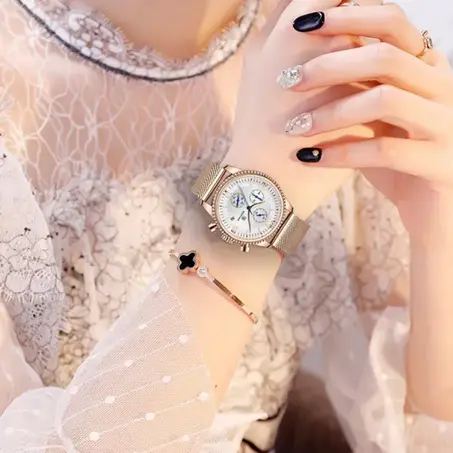 ساعات نسائية