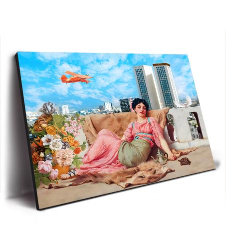 The Noisy Silence of Casablanca