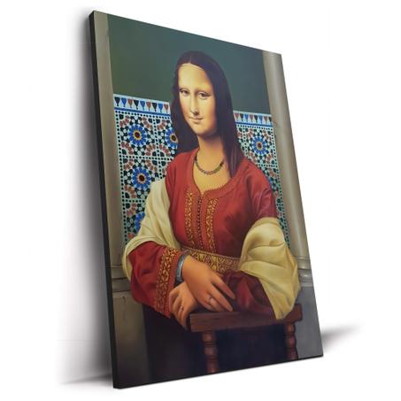 Monalisa in Moroccan Caftan