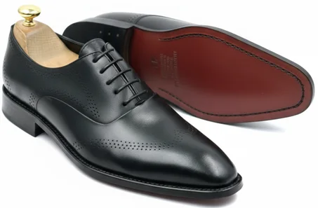 حذاء جلدي أنيق