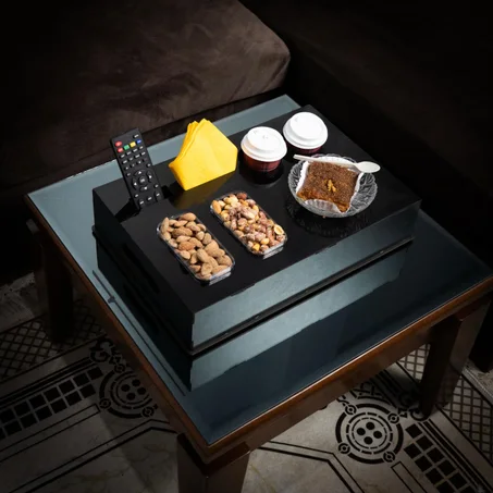 طاولة القعدة .