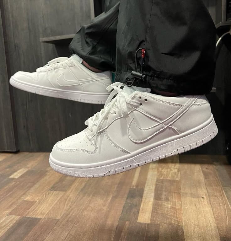 Nike Dunk Low Off White