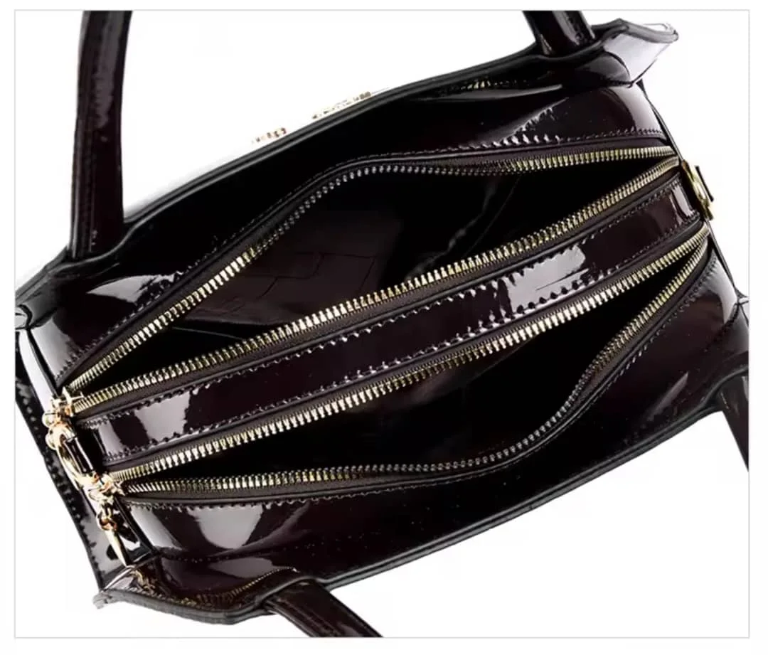 Sac à main luxe effet croco, design chic et intemporel.