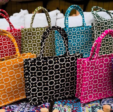 حقيبة قماشية بنقشة مغربية راقية