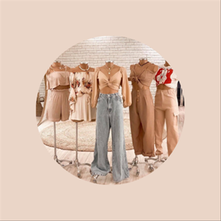 ملابس نسائية